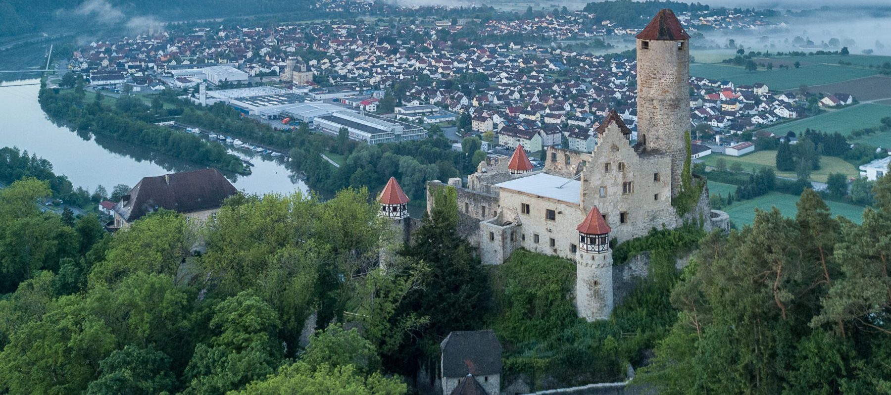 Die Burg Hornberg von oben. Foto: Kottal Fotografie